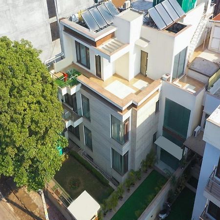 Lime Tree Hotel Sushant Lok Gurgaon Sector 29 Next To Iffco Chowk Metro Exterior photo