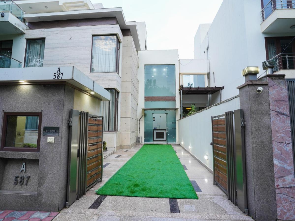 Lime Tree Hotel Sushant Lok Gurgaon Sector 29 Next To Iffco Chowk Metro Exterior photo