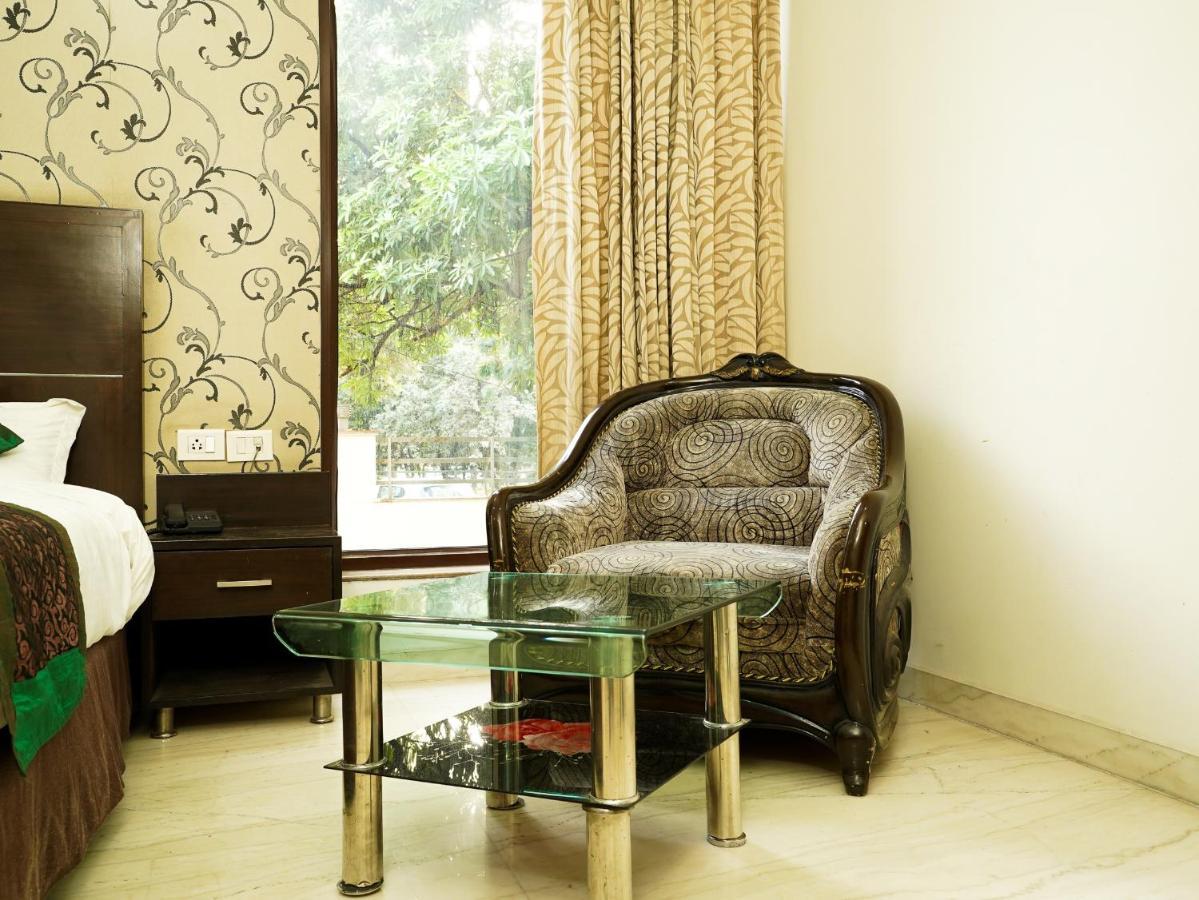 Lime Tree Hotel Sushant Lok Gurgaon Sector 29 Next To Iffco Chowk Metro Exterior photo