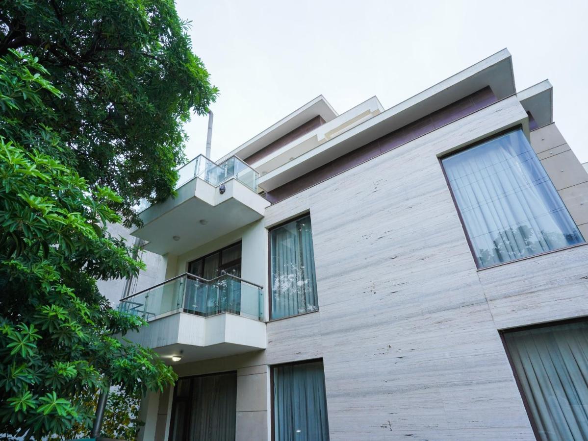 Lime Tree Hotel Sushant Lok Gurgaon Sector 29 Next To Iffco Chowk Metro Exterior photo