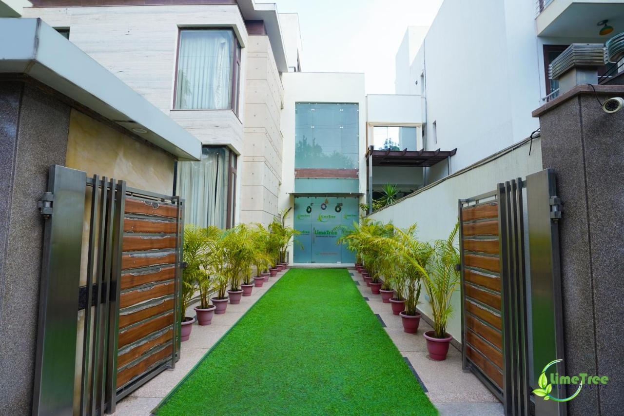 Lime Tree Hotel Sushant Lok Gurgaon Sector 29 Next To Iffco Chowk Metro Exterior photo