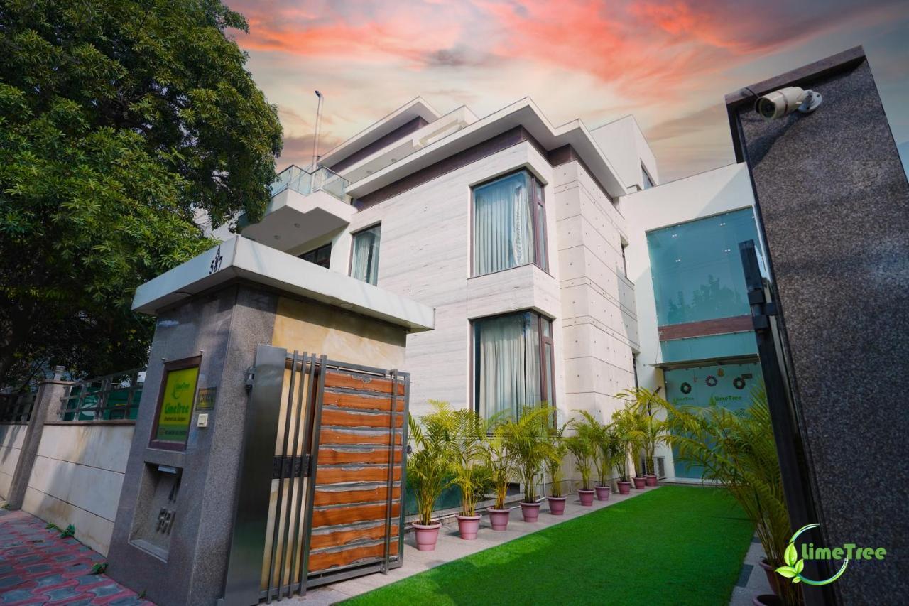 Lime Tree Hotel Sushant Lok Gurgaon Sector 29 Next To Iffco Chowk Metro Exterior photo